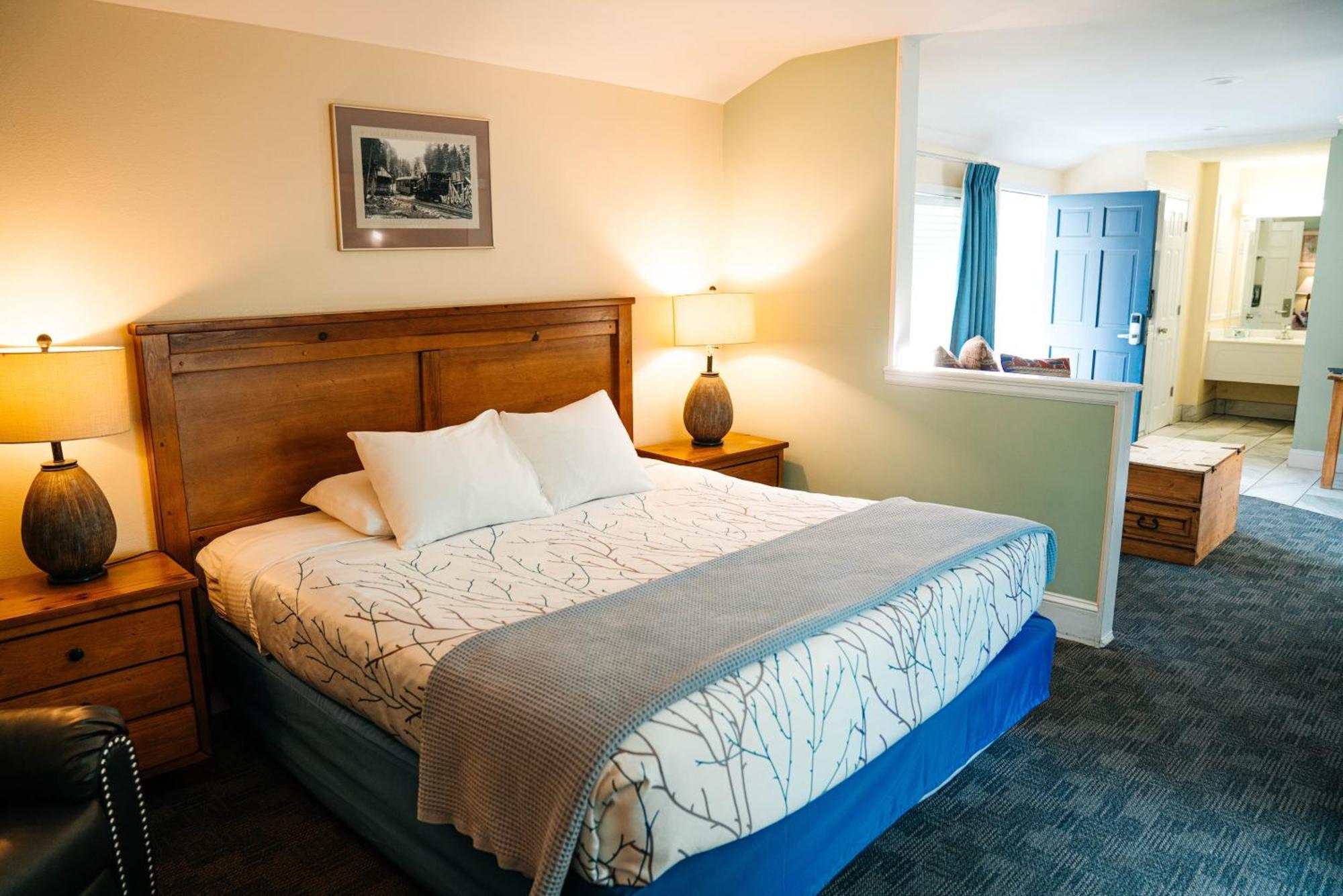 & Monarch Motel 3*