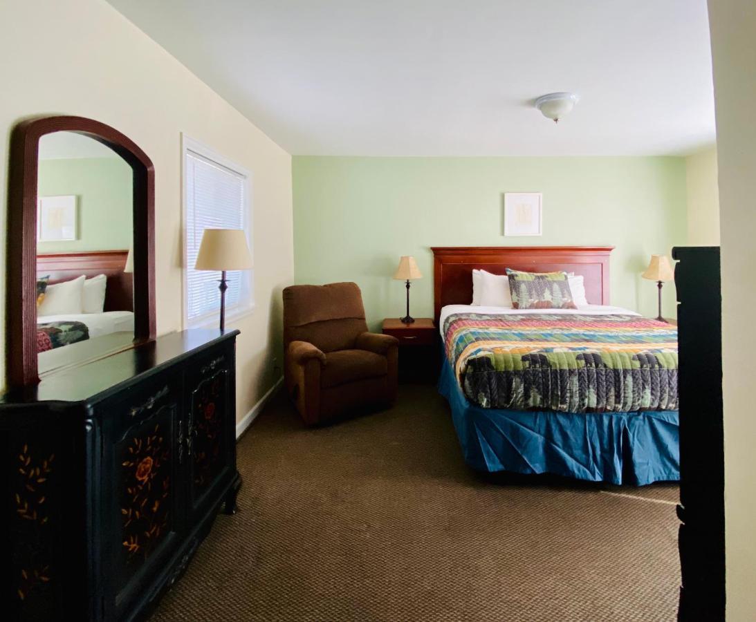 Motel & Monarch 3*